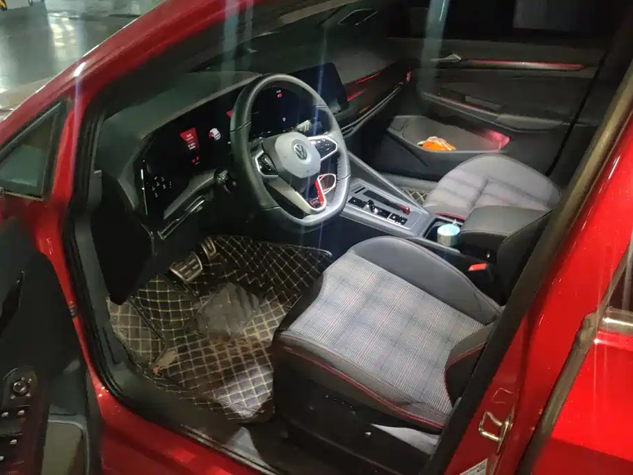 Volkswagen Golf GTI — миниатюра 9