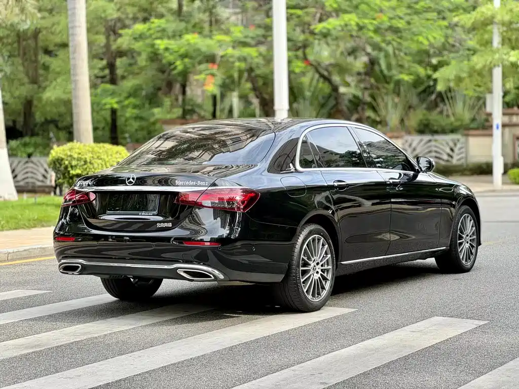 MERCEDES-BENZ E CLASS