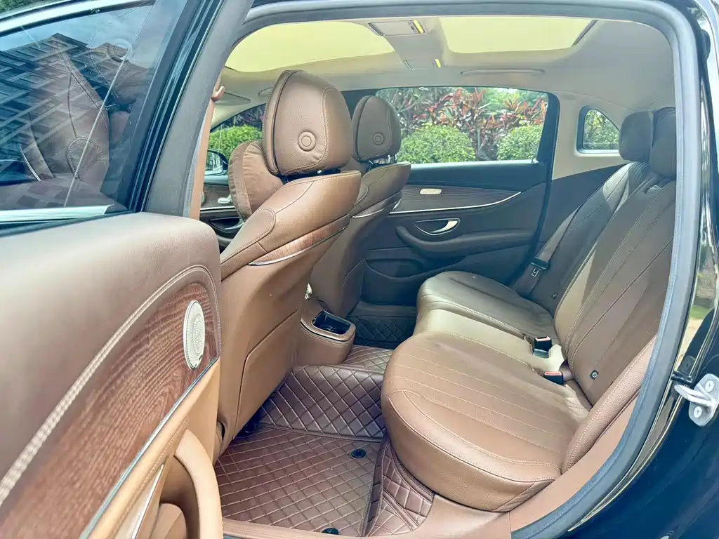 MERCEDES-BENZ E CLASS