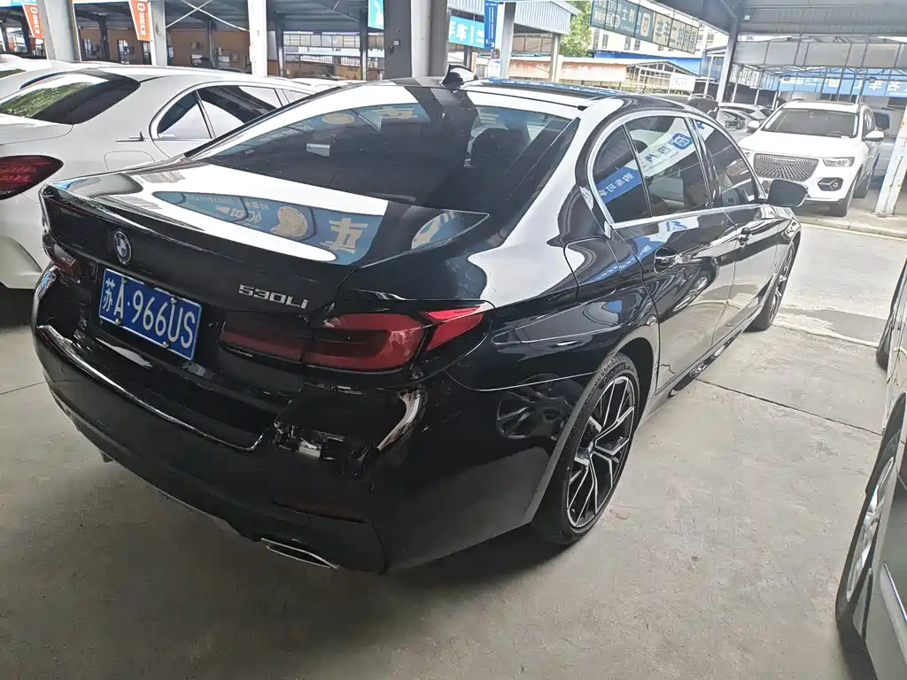 BMW 5 Series — миниатюра 15