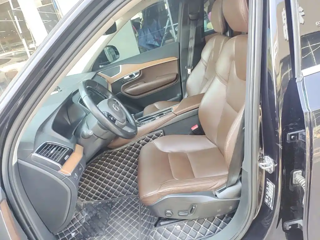 Volvo XC90 — миниатюра 15