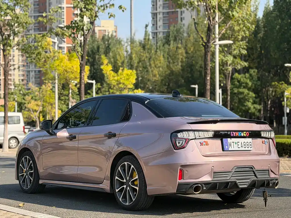 Lynk & Co 03 — миниатюра 4