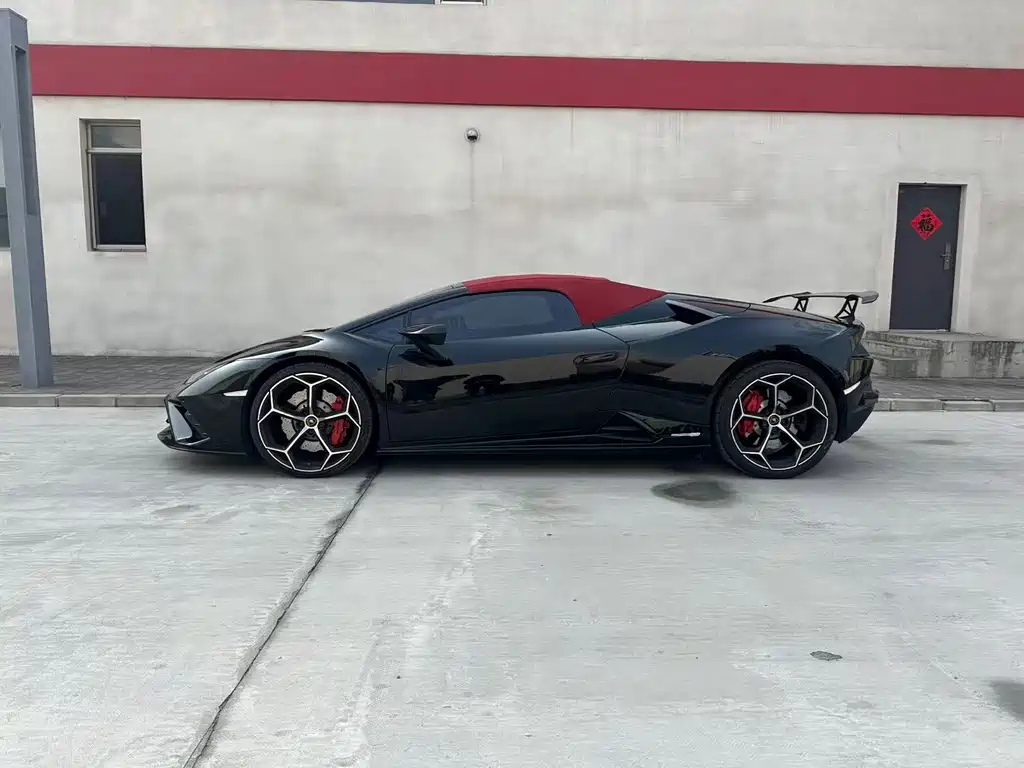 LAMBORGHINI HURACÁN