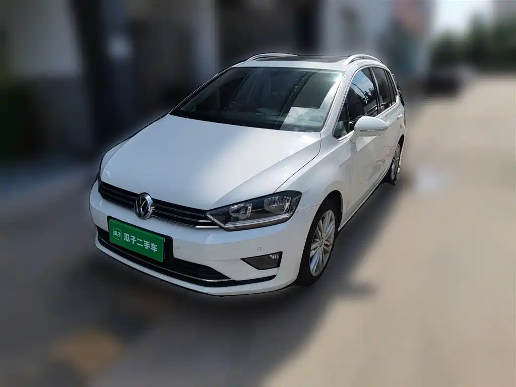 Купить Volkswagen Golf Sportsvan