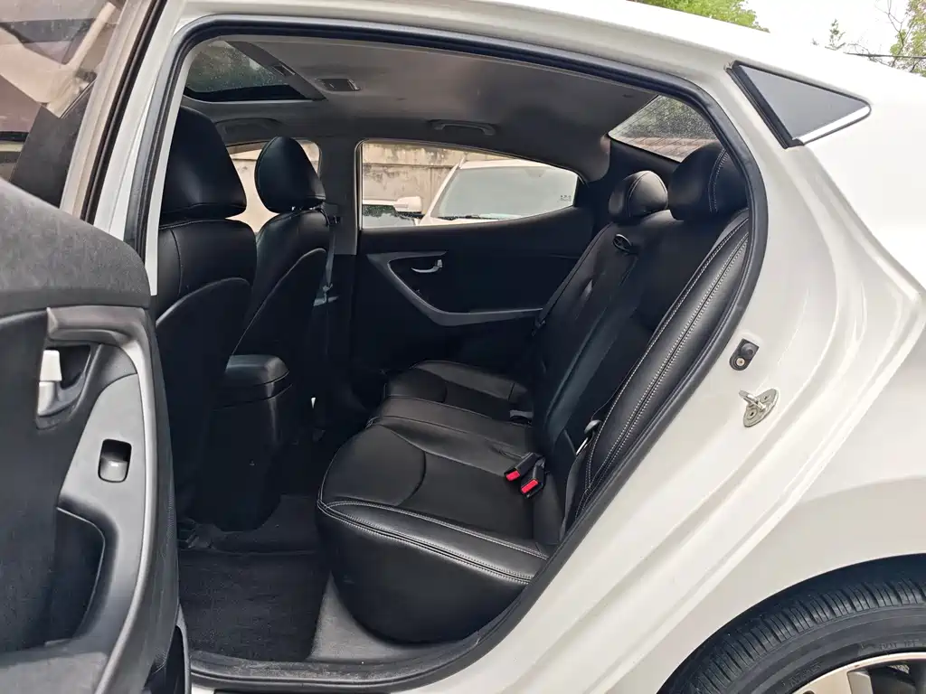 Hyundai Elantra Langdong — миниатюра 6