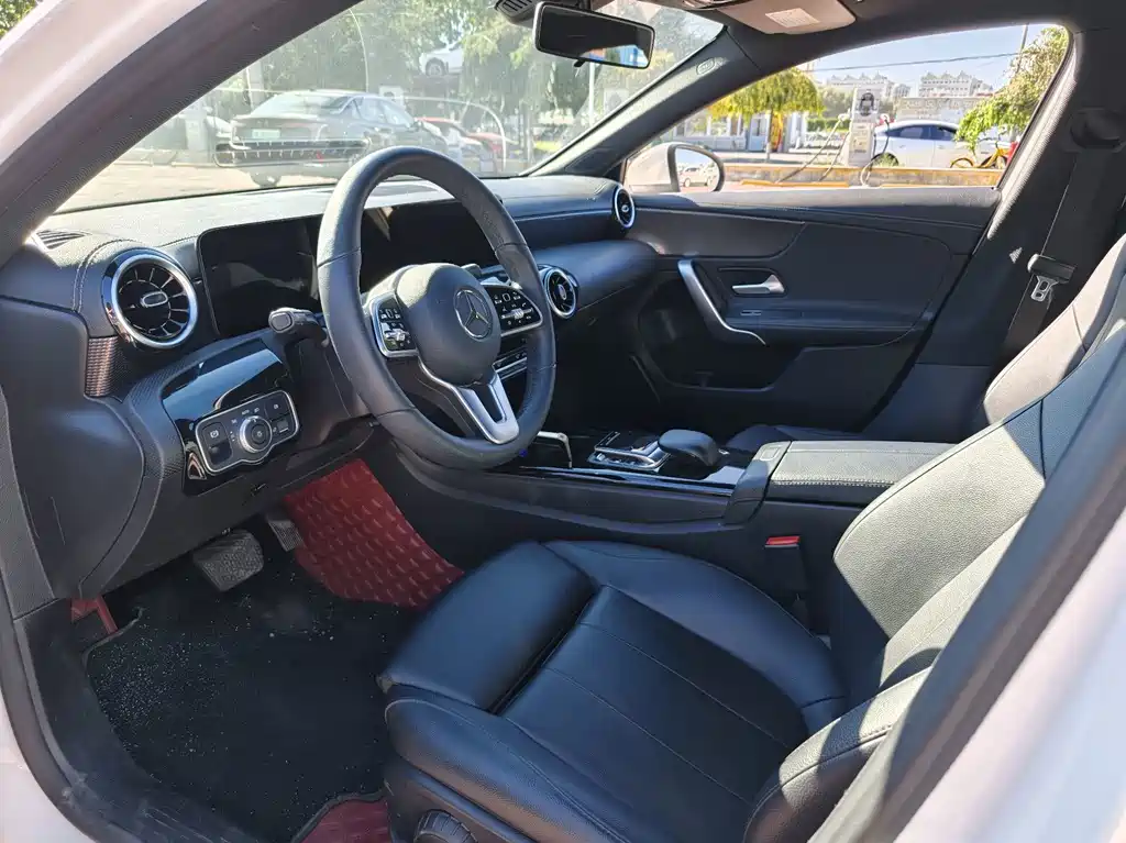 Mercedes-Benz A-Class — миниатюра 4