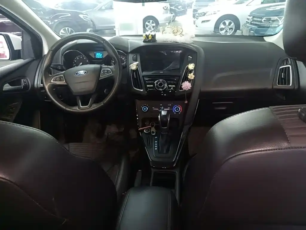 Ford Focus — миниатюра 10