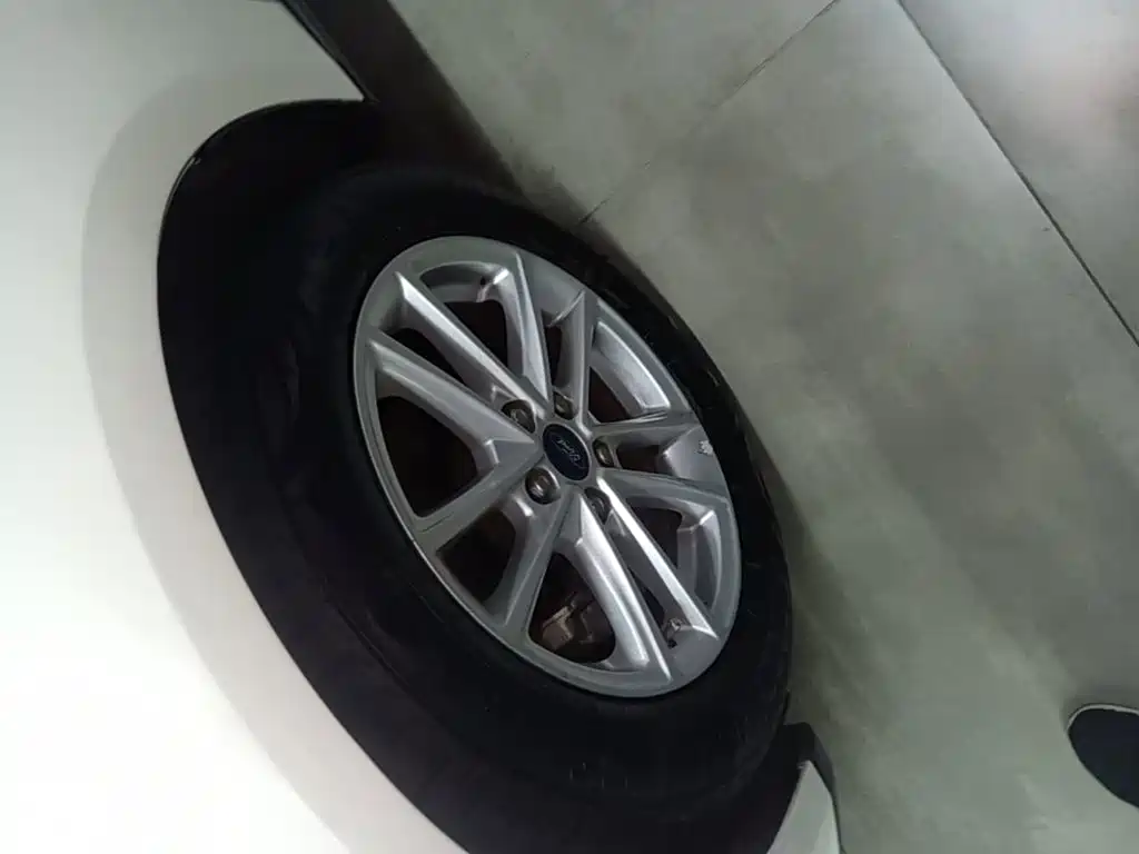 Ford Focus — миниатюра 23