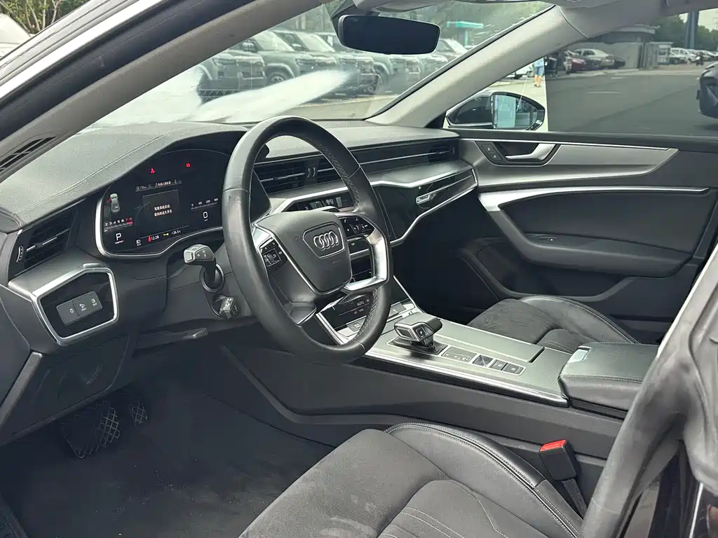 Audi A7L 2024 45TFSI S-line