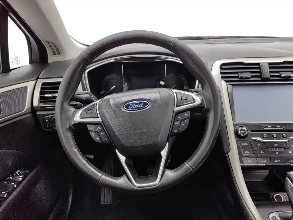 Ford Mondeo — миниатюра 11