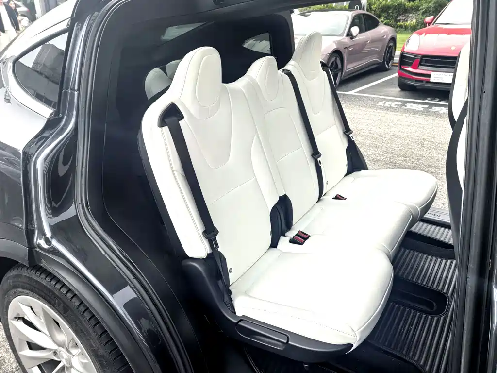 Tesla Model X — фотографии объявления, Фото 12