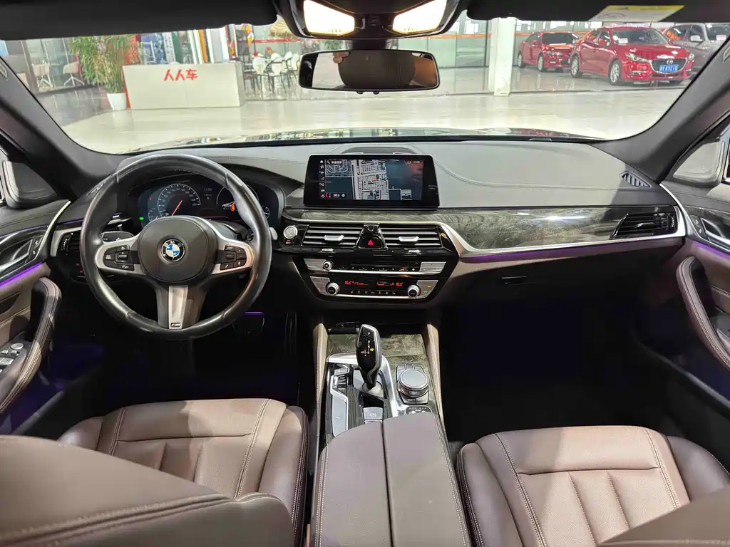 BMW 5 Series — миниатюра 11