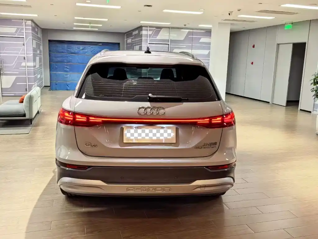 Audi Q5 e-tron — миниатюра 5