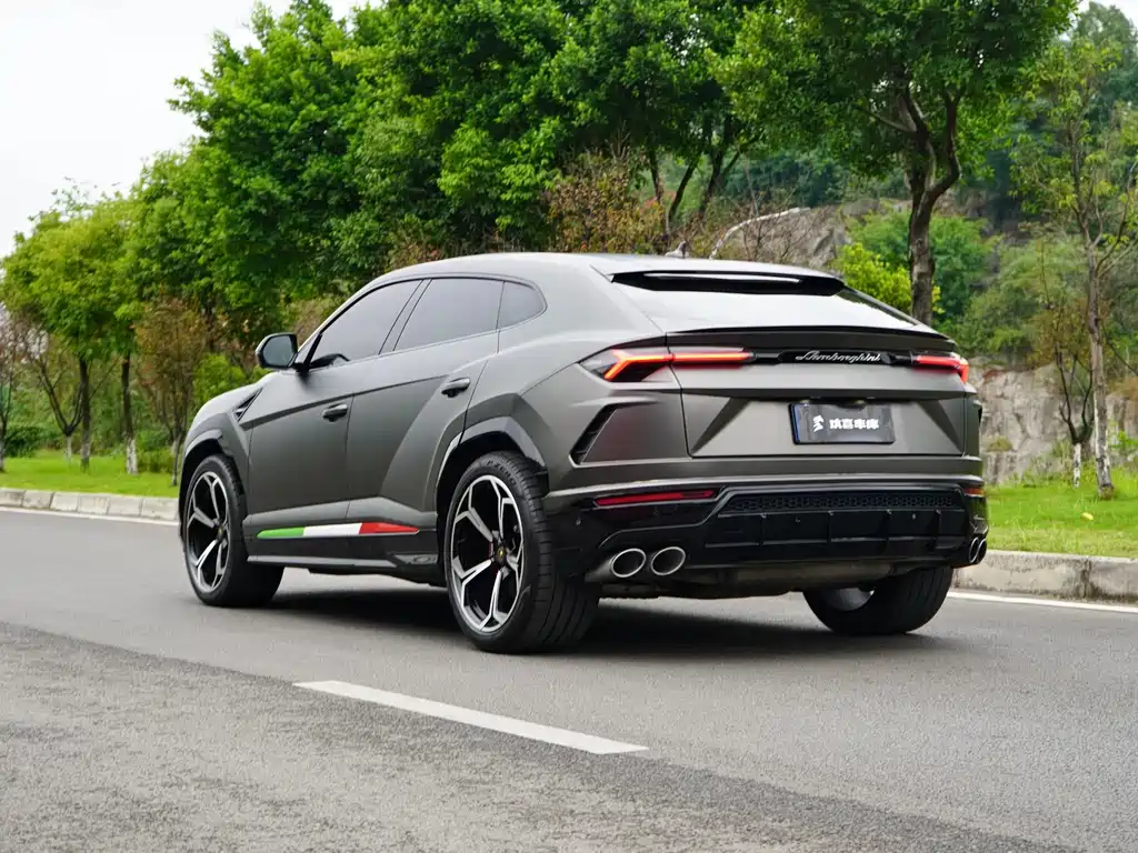 Lamborghini Urus — миниатюра 4