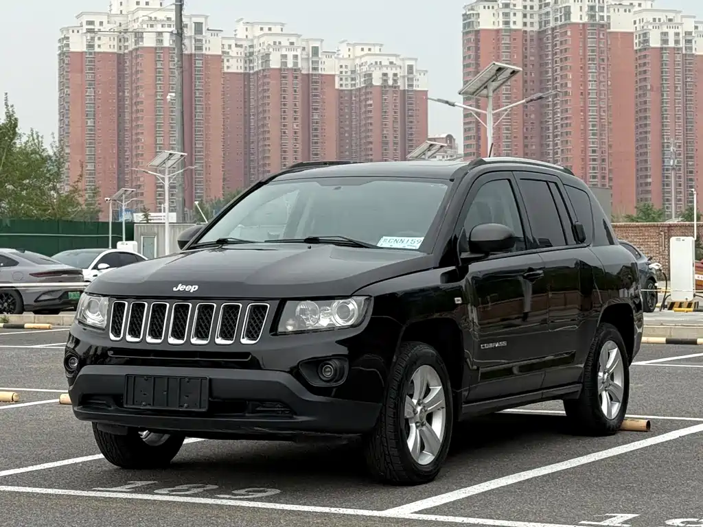 Jeep Compass (Import) 2013