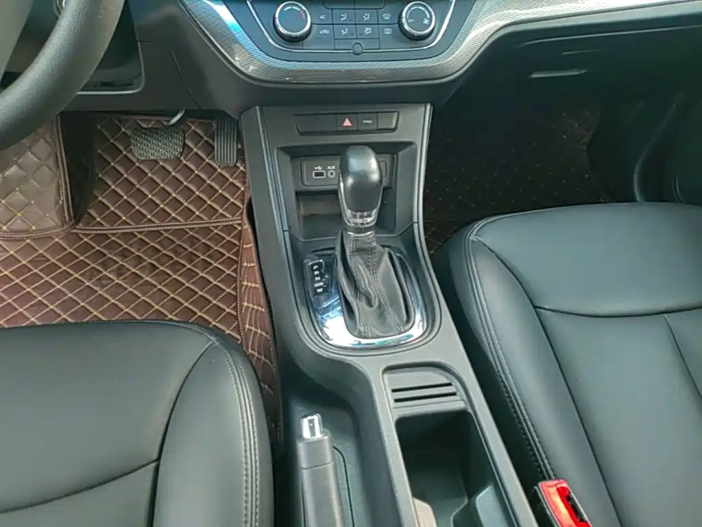 Roewe 360 — миниатюра 14