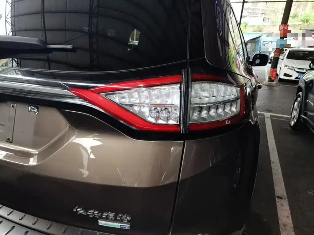 Ford Edge — миниатюра 8