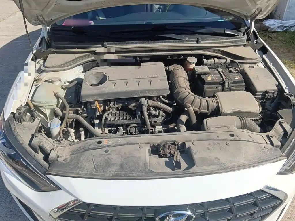 Hyundai Elantra — миниатюра 21