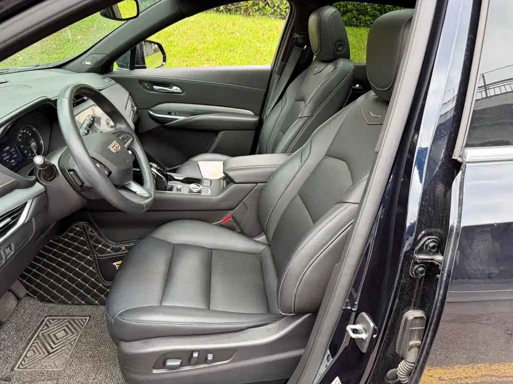 Cadillac XT4 — миниатюра 8