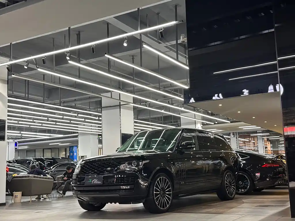 Land Rover Range Rover 2017 3.0 SC V6 Vogue SE Long Wheelbase