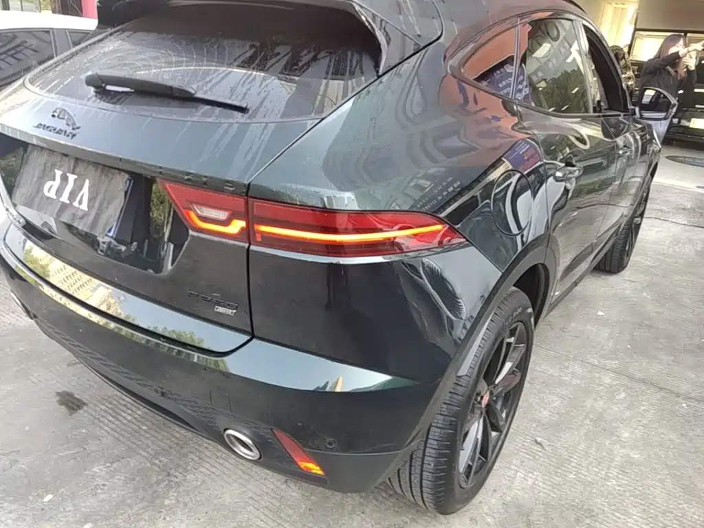 Jaguar E-PACE — миниатюра 8