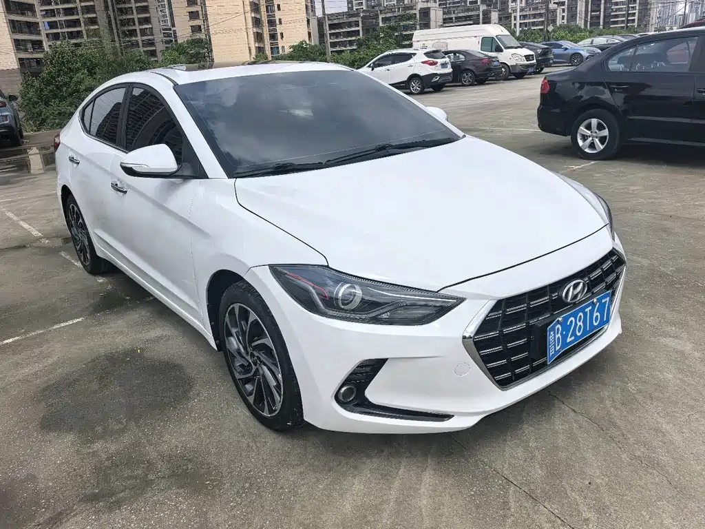 Hyundai Elantra — миниатюра 3