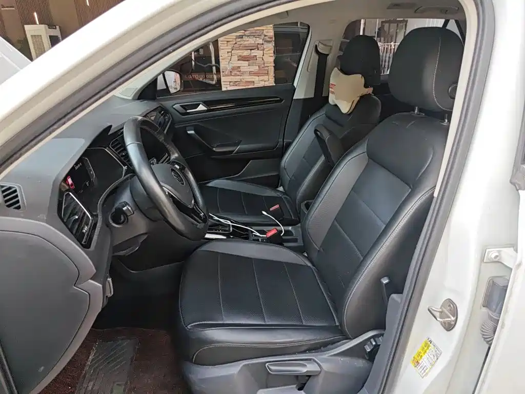 Volkswagen T-Roc — миниатюра 11