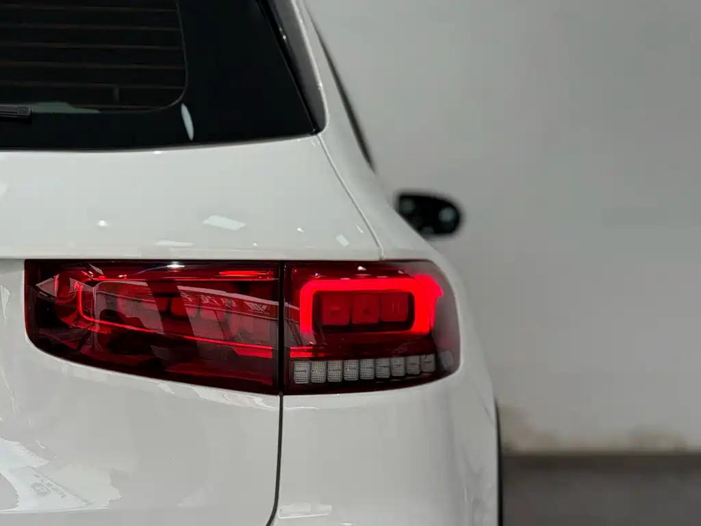 Mercedes-Benz GLB — миниатюра 19