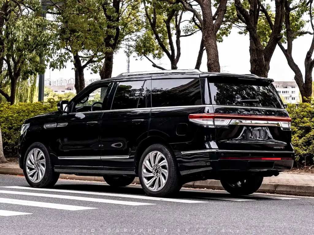 Lincoln Navigator — миниатюра 13