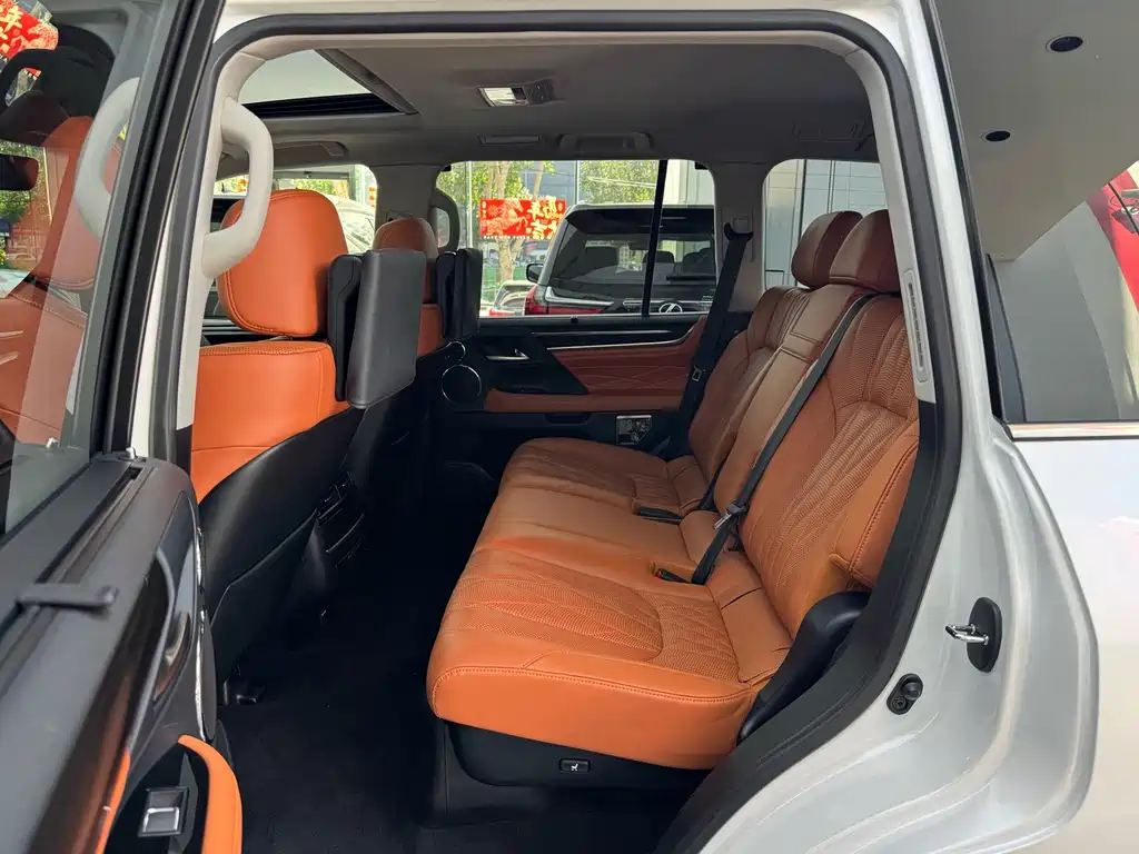 Lexus LX — миниатюра 10