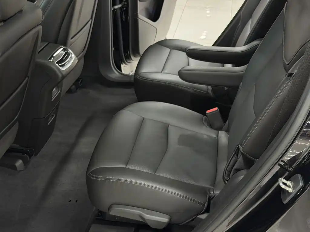 Cadillac XT6 — миниатюра 9