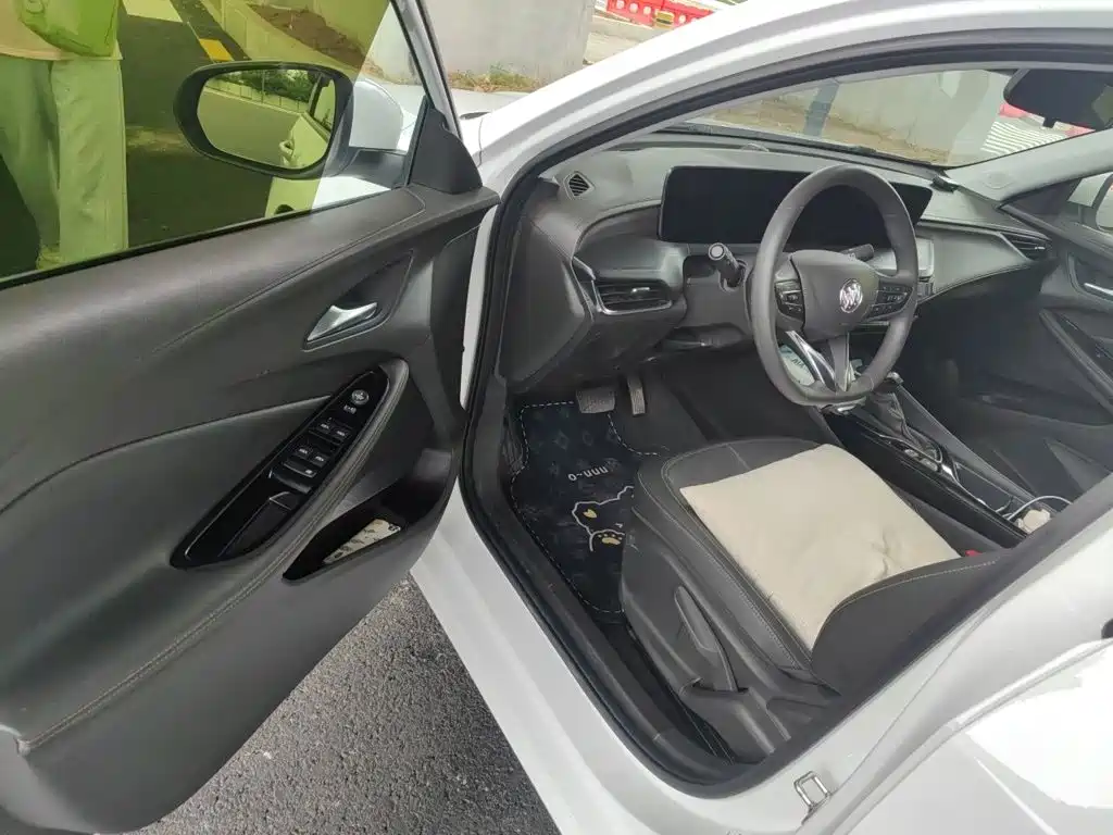 Buick Verano — миниатюра 13