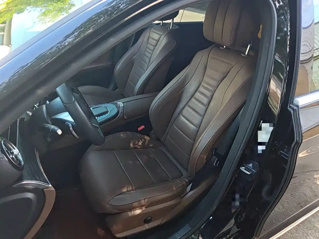 Mercedes-Benz E-Class — миниатюра 8