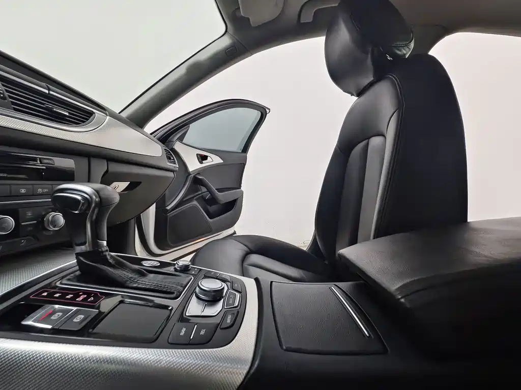 Audi A6L — миниатюра 12