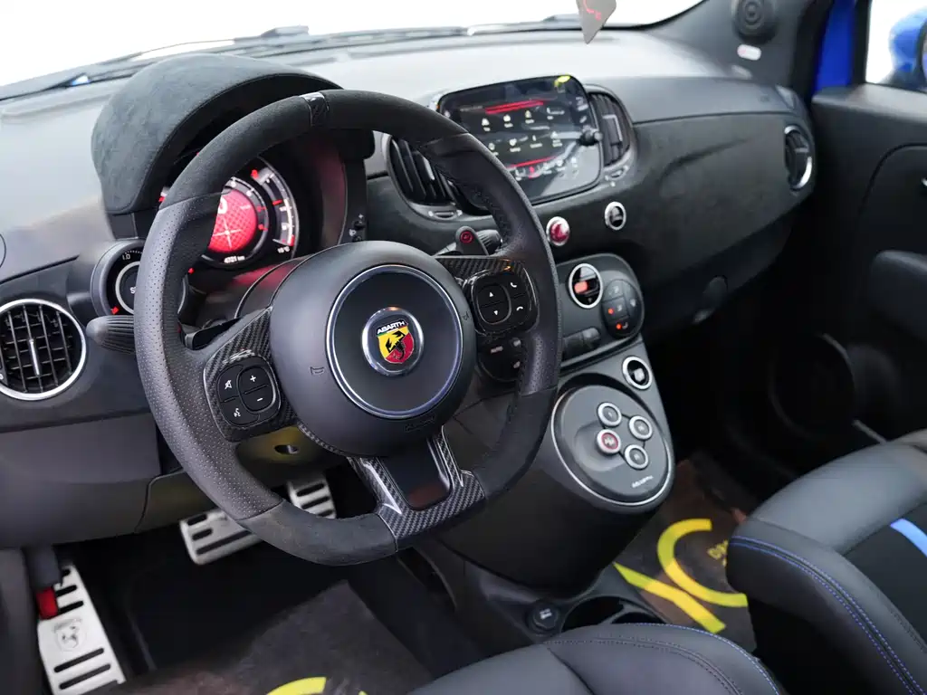 Abarth 695 2024 1.4T AT