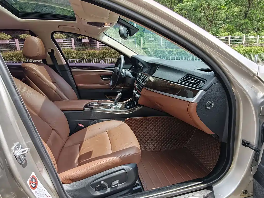 BMW 5 Series — миниатюра 14
