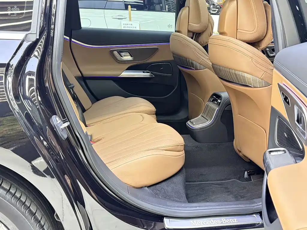 Mercedes-Benz E-Class — миниатюра 16
