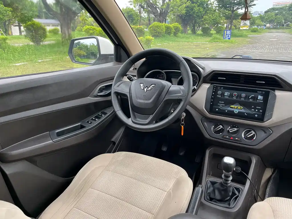 Wuling Hongguang — миниатюра 21