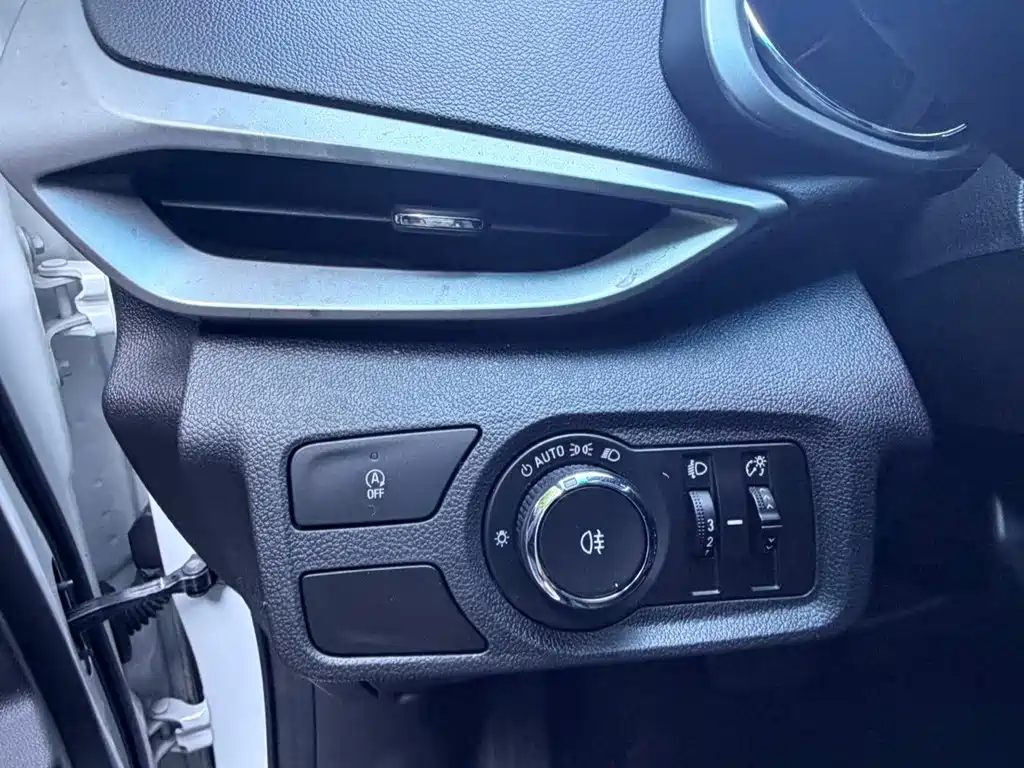 Chevrolet Volando — миниатюра 15