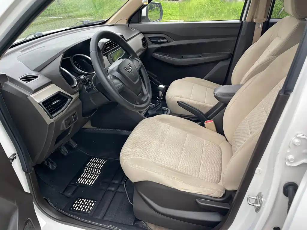 Wuling Hongguang — миниатюра 13