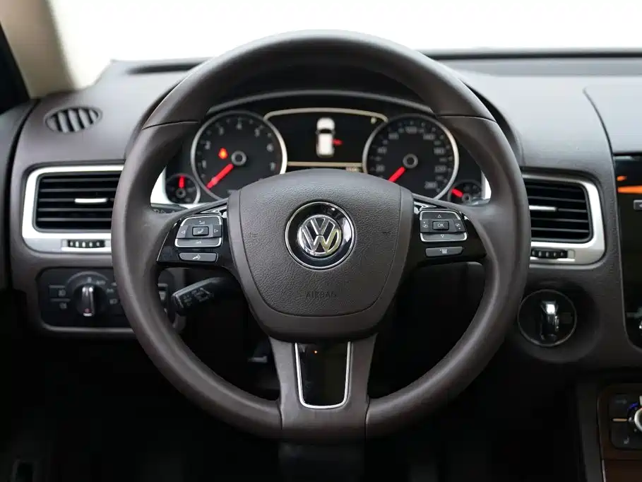 Volkswagen Touareg — миниатюра 10