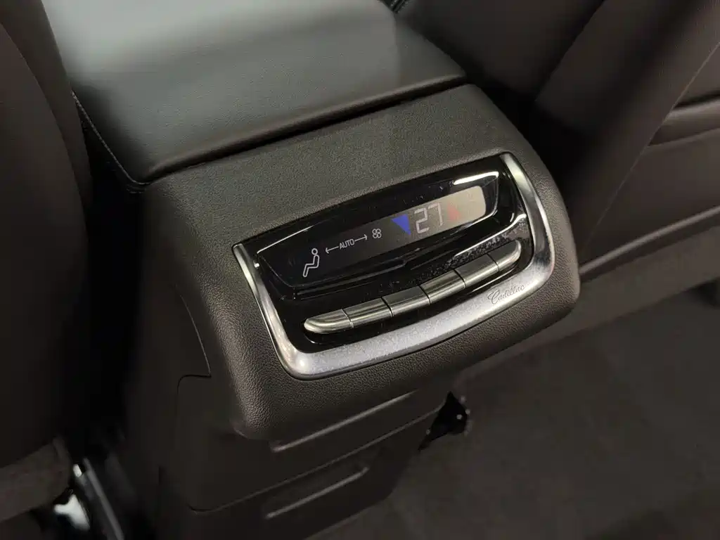 Cadillac XT6 — миниатюра 21