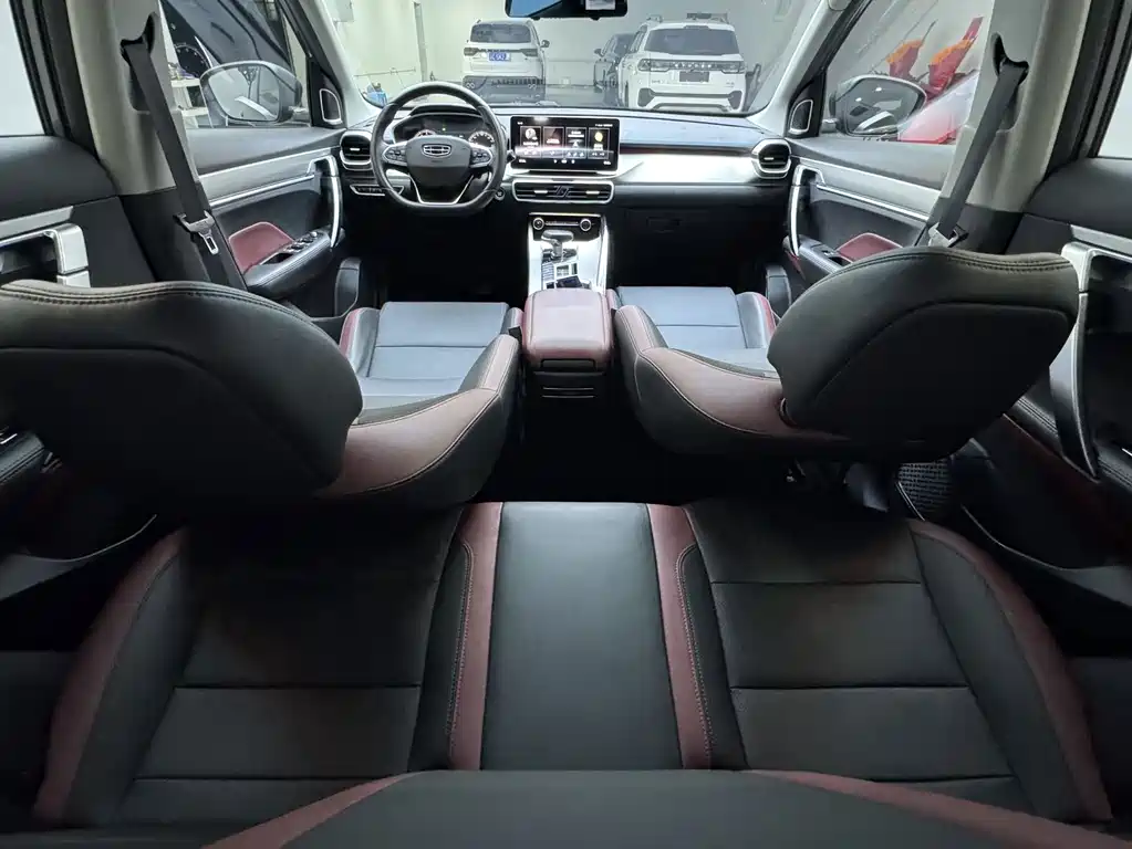 Geely Binyue — миниатюра 16
