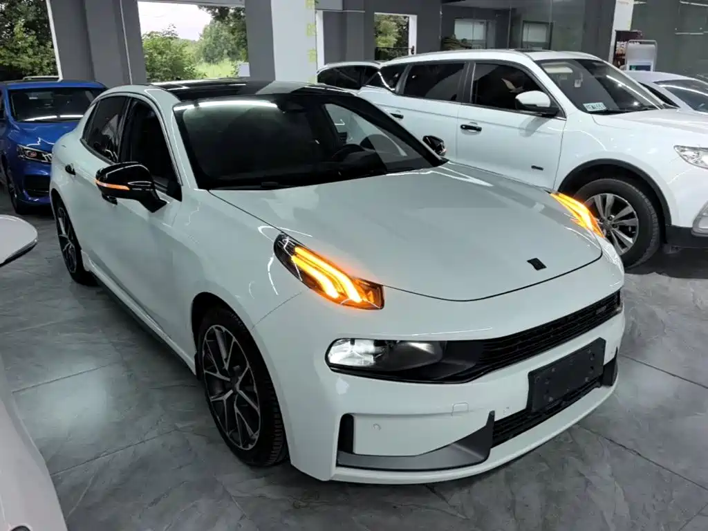 Lynk & Co 03 — миниатюра 4