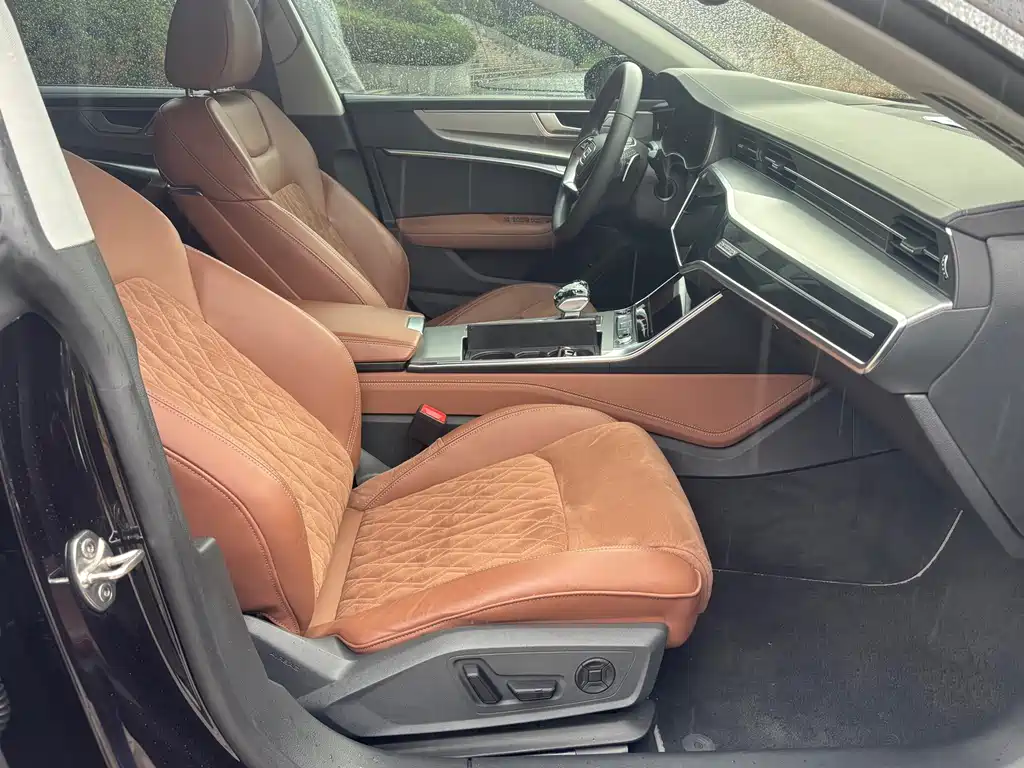 Audi A7L — миниатюра 9