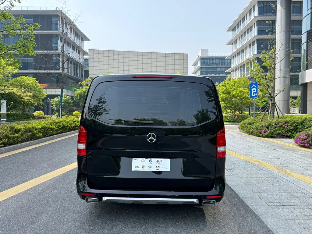 Mercedes-Benz Vito 2021 2.0T Elite 7 мест
