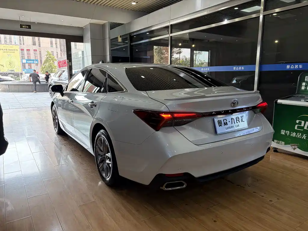 Toyota Avalon — миниатюра 16