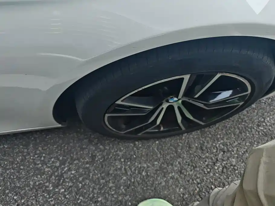 BMW 5 Series — миниатюра 6