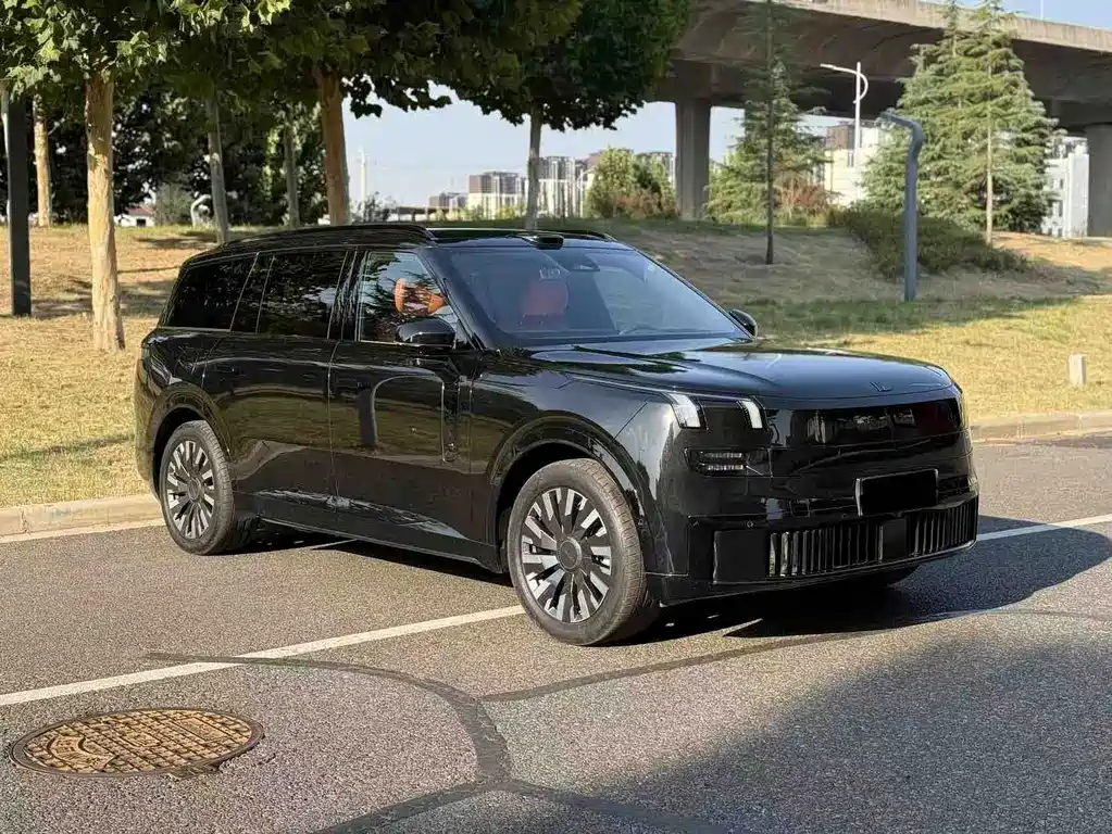 Lynk & Co 900 — миниатюра 3