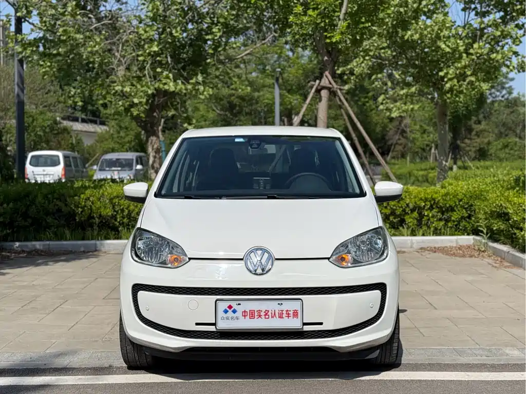 Volkswagen up! 2015 1.0L move up!